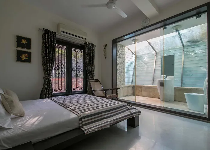Stayvista'S Shiraz Villa - Where Fitness Meets Fun With A Gym And Pool Table Lonavala